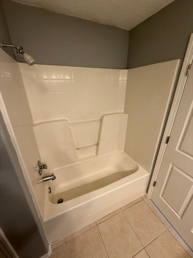 929 Wassom St in Lebanon, OR - Building Photo - Building Photo