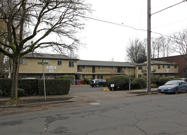 Santa Maria in Portland, OR - Foto de edificio - Building Photo