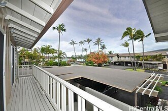 404 Koko Isle Cir in Honolulu, HI - Building Photo - Building Photo