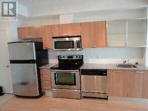 37 Grosvenor St in Toronto, ON - Building Photo - Building Photo