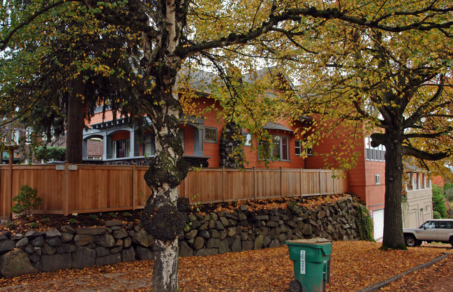 3002 Harvard Ave E in Seattle, WA - Foto de edificio - Building Photo