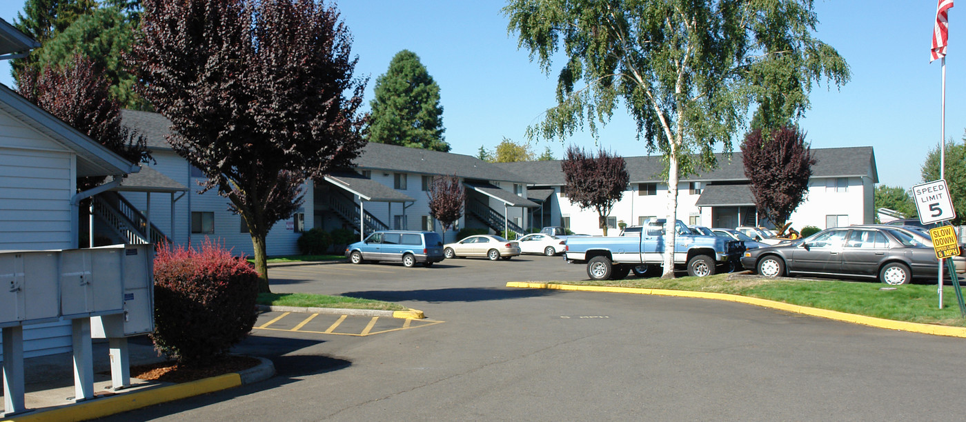 Lancaster Park Apartments in Salem, OR - Building Photo