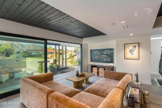 5311 E Mitchell Dr in Phoenix, AZ - Building Photo - Building Photo