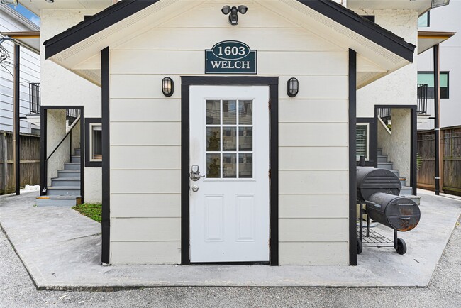 1607 Welch St
