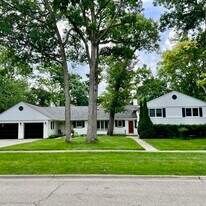 825 Highview Terrace in Lake Forest, IL - Building Photo