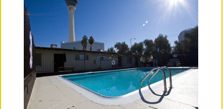 MCR Apartments in Las Vegas, NV - Building Photo