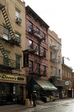 241 Bleecker St in New York, NY - Building Photo - Building Photo