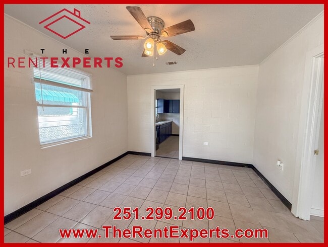 556 Cedar Ave in Mobile, AL - Building Photo - Building Photo