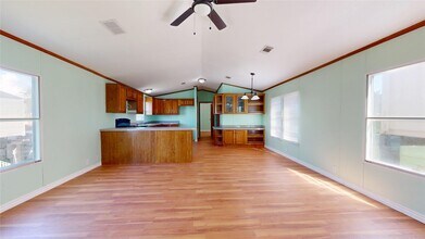 435 16th St in San Leon, TX - Building Photo - Building Photo