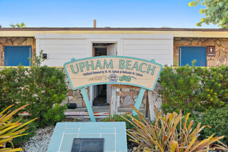 680 71st Ave, Unit 12 in St Pete Beach, FL - Foto de edificio - Building Photo
