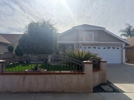 295 Chant St in Perris, CA - Building Photo