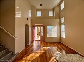 9964 Canyon Peak Dr in Las Vegas, NV - Building Photo - Building Photo