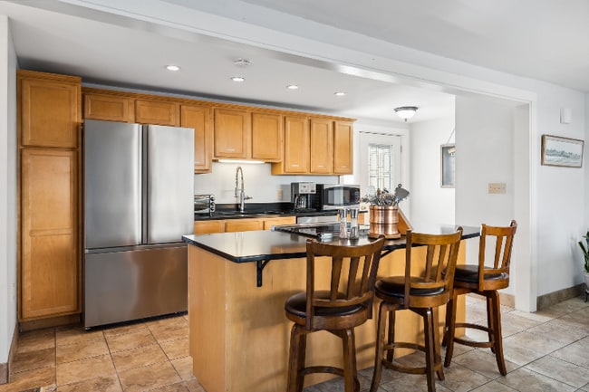 103 Gray St in Portland, ME - Foto de edificio - Building Photo