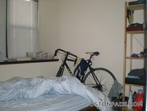 81 Essex St, Unit 27 in Boston, MA - Building Photo - Building Photo