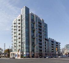 3391 Bloor St W in Toronto, ON - Building Photo