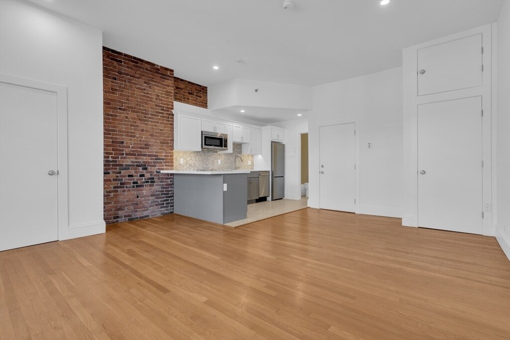 389 Beacon St in Boston, MA - Building Photo