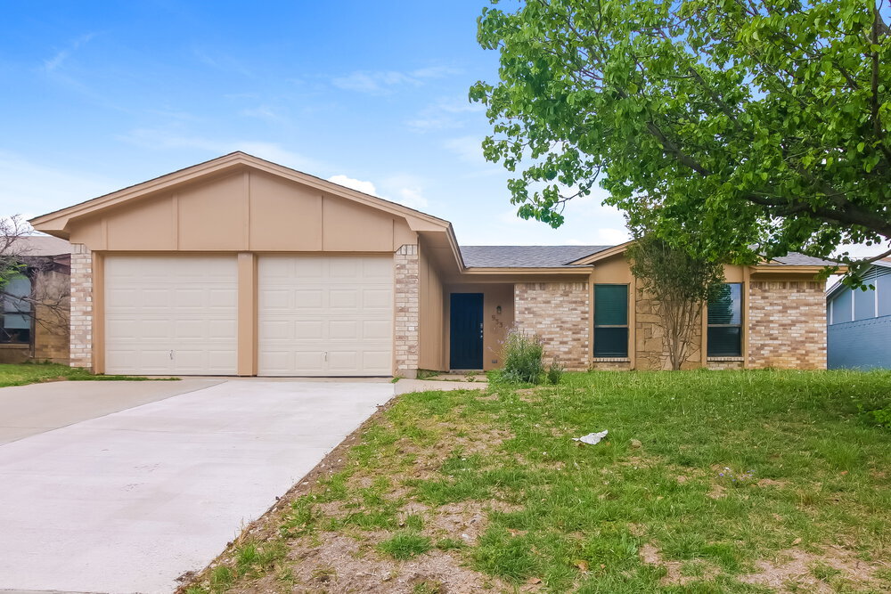 933 Lemontree Dr in Arlington, TX - Building Photo