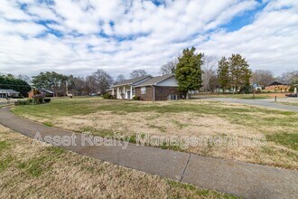 11719 S Williamsburg Dr in Farragut, TN - Building Photo - Building Photo