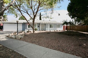 6241 Veemac Ave in La Mesa, CA - Building Photo