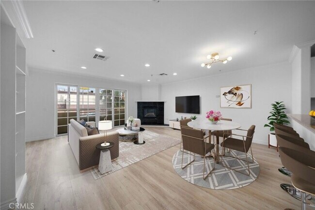 1133 S Hoover St in Los Angeles, CA - Building Photo - Building Photo