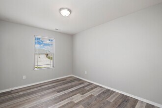 593 W Grace St in Republic, MO - Building Photo - Building Photo