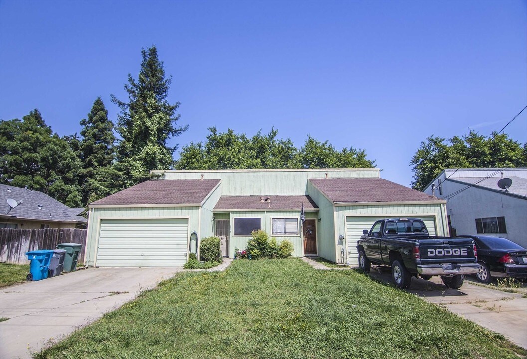 268-270 Arden Ave in Yuba City, CA - Building Photo