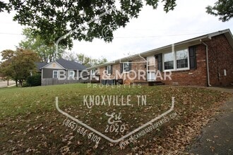 2409 Holbrook Dr in Knoxville, TN - Building Photo - Building Photo