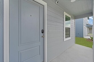 25419 Birch St in Cleveland, TX - Building Photo - Building Photo