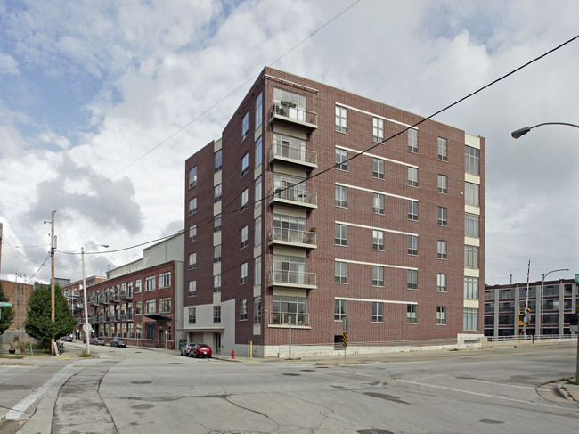 Water Street Lofts in Milwaukee, WI - Building Photo - Building Photo