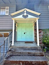 2746 SE 73rd Ave in Portland, OR - Foto de edificio - Building Photo