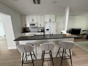 702 NE 10th Ave in Boynton Beach, FL - Building Photo - Building Photo