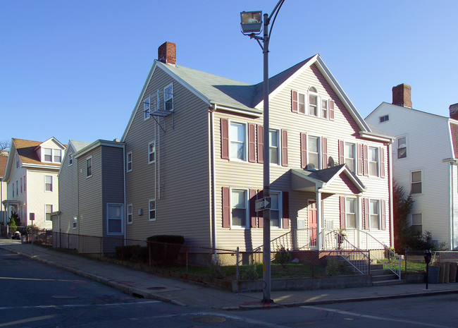 187 Rock St in Fall River, MA - Building Photo - Building Photo