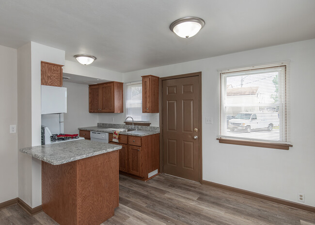 property at 2124 Grant St