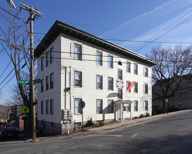 18 Poplar St in Waterbury, CT - Building Photo - Building Photo