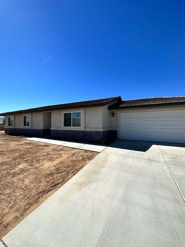 property at 14965 Temecula Rd