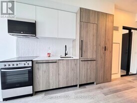 1635 Military Trail in Toronto, ON - Building Photo