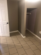 1453 N Hamlin Ave, Unit Garden in Chicago, IL - Building Photo - Building Photo