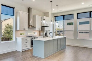 4718 Bryan St, Unit 417 in Dallas, TX - Building Photo - Building Photo