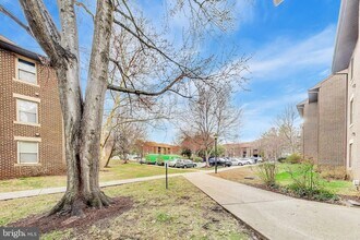 18401 Guildberry Dr, Unit 104 in Gaithersburg, MD - Foto de edificio - Building Photo