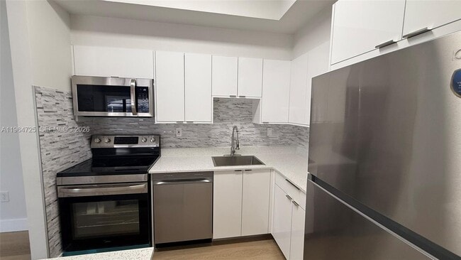 9705 Hammocks Blvd in Miami, FL - Building Photo - Building Photo