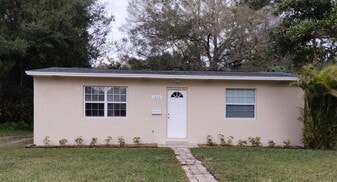 1323 51st Ave N in St. Petersburg, FL - Building Photo