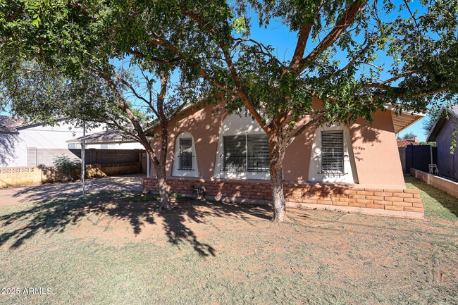 2324 West Myrtle Ave in Phoenix, AZ - Building Photo - Building Photo