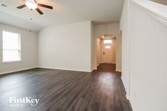 119 Lk Wy Cir in Anahuac, TX - Building Photo - Building Photo