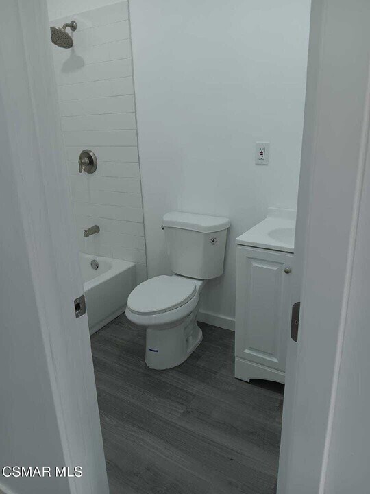 2023 W 77th St in Los Angeles, CA - Building Photo