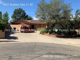 3807 Bonnie Ann Ct NE in Albuquerque, NM - Building Photo