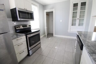 2621 Ida Ave, Unit 2 in Cincinnati, OH - Building Photo