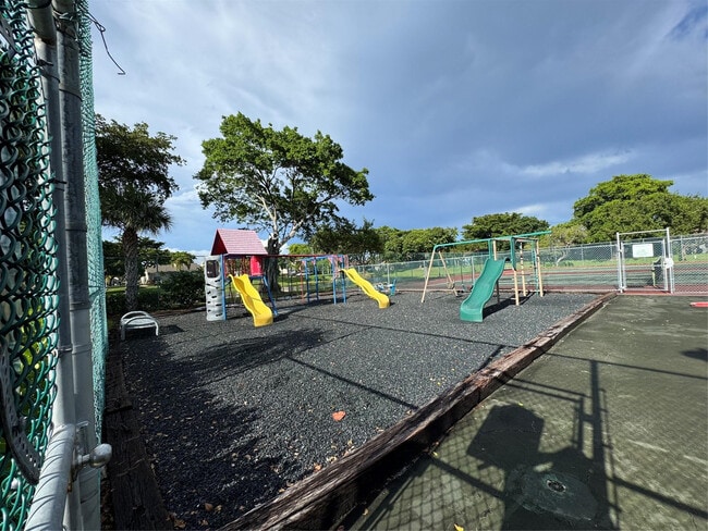 5161 NW 11th Ln in Pompano Beach, FL - Building Photo - Building Photo