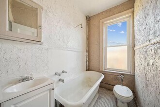 374 S 2nd St in Brooklyn, NY - Building Photo - Building Photo