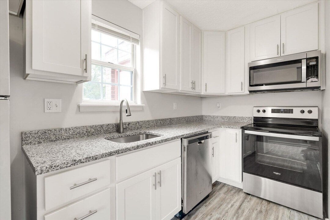 12078 Morningside Dr in Shepherdsville, KY - Building Photo