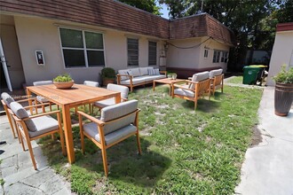 50 SE 13th St in Dania Beach, FL - Building Photo - Building Photo